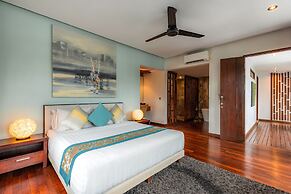 Mary's Beach 4 BR Villa