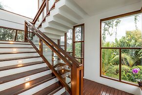 Mary's Beach 4 BR Villa