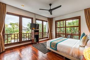 Mary's Beach 4 BR Villa