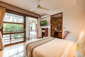 Mary's Beach 4 BR Villa