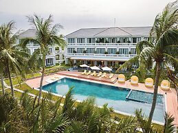 Moodhoian Riverside Resort & Spa