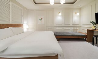 Hotel Less Seoul