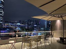 Hotel Less Seoul