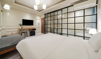 Hotel Less Seoul
