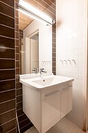 2ndhomes Center Home w Sauna & Balcony