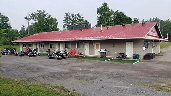 Calabogie Motor Inn