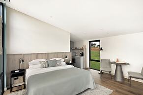 The Lane Retreat