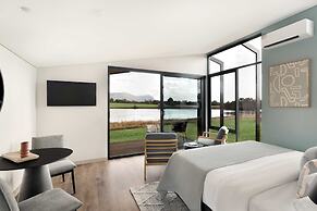 The Lane Retreat