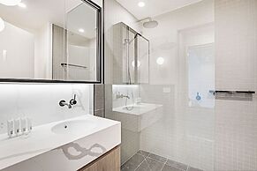 Lumina Suites