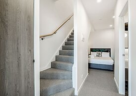 Lumina Suites