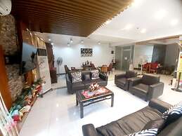 Cosmo Hotel Espana Near Ust