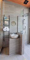 ALBAHOTELANDGLAMPING