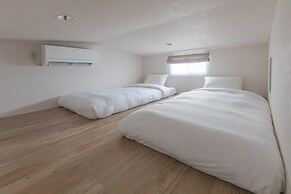 ALBAHOTELANDGLAMPING