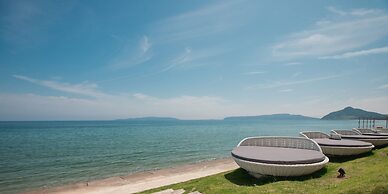 ALBAHOTELANDGLAMPING