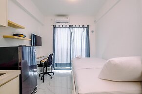 Modern Look And Comfy Studio At Sky House Bsd Apartment