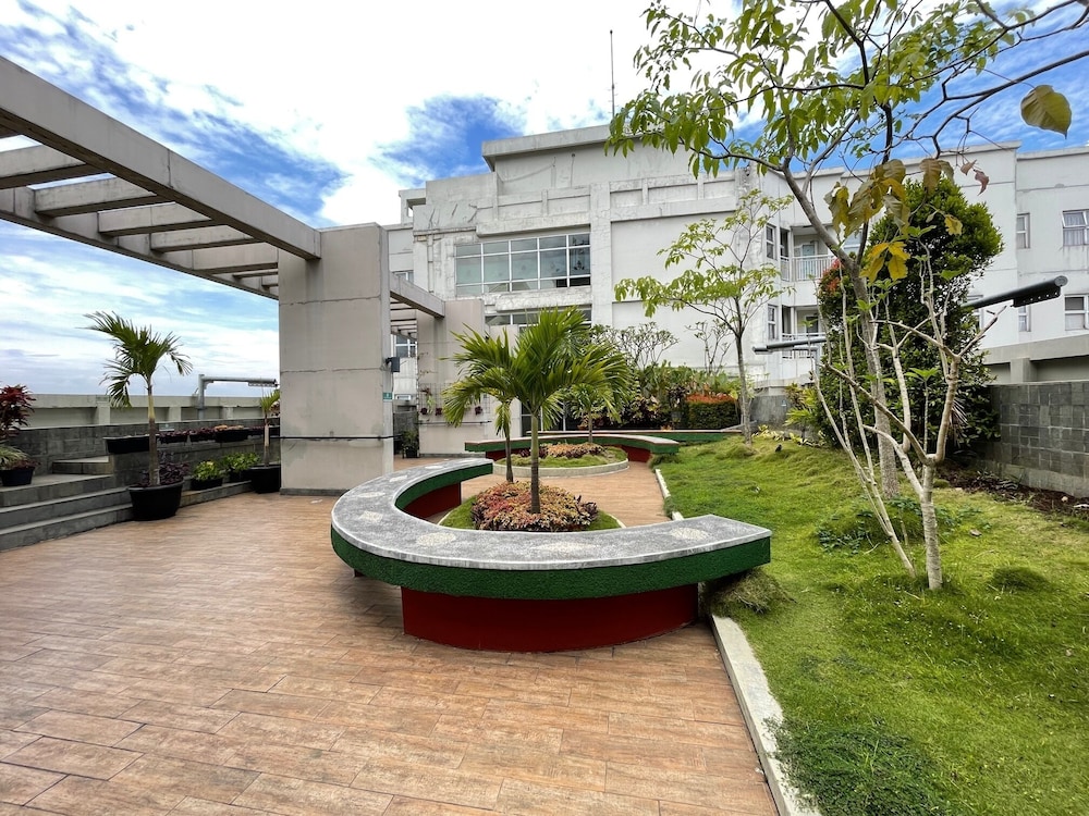 Fancy And Nice 2Br Apartment At Parahyangan Residence