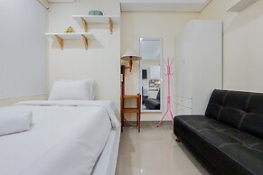 Fancy And Strategic Studio Apartment At B Residence
