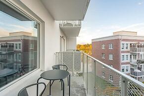 Luxury Business Studio Apartment - Garden View