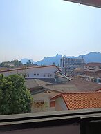Vang Vieng Trendy Hotel