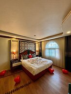 Can Adalya Palace Hotel