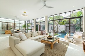 Villa Lumut