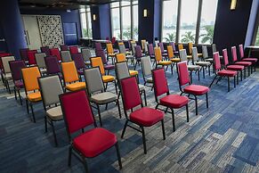 Wink Danang Riverside, Unscripted by Hyatt - 24 Hours stay