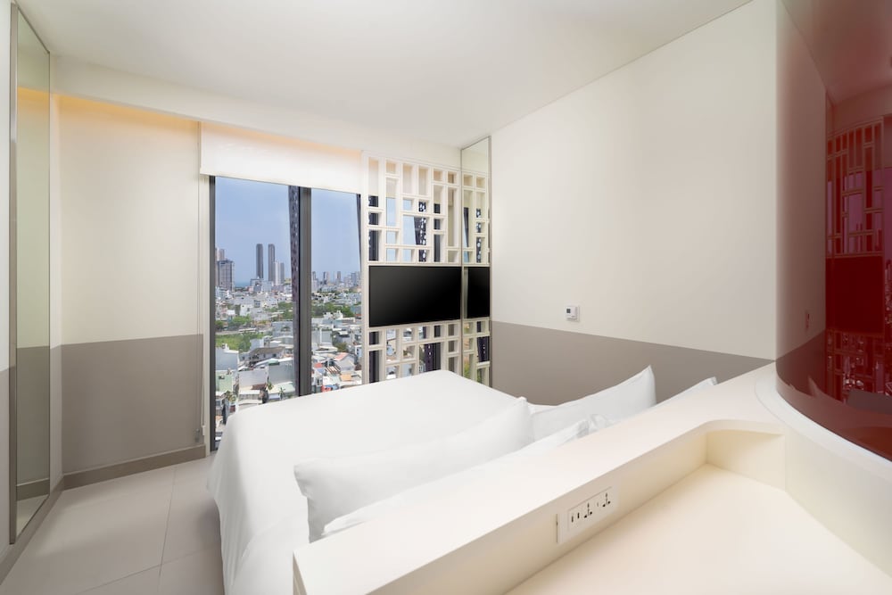 Wink Danang Riverside, Unscripted by Hyatt - 24 Hours stay