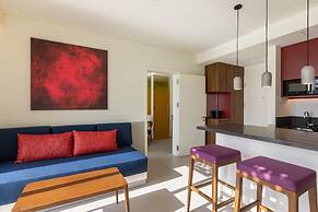 Wink Danang Riverside, Unscripted by Hyatt - 24 Hours stay