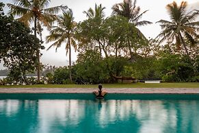 Lovely Lakeside Villa With Large Pool Poolside Dining