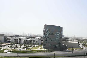 Modern Boho 1BR Sleeps4 Balcony Pool Gym Dxbhills