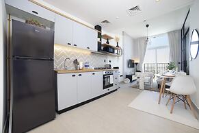 Modern Boho 1BR Sleeps4 Balcony Pool Gym Dxbhills