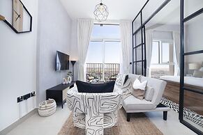Modern Boho 1BR Sleeps4 Balcony Pool Gym Dxbhills