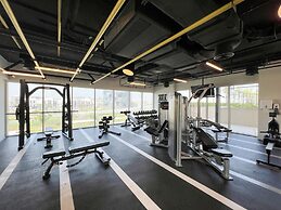 Modern Boho 1BR Sleeps4 Balcony Pool Gym Dxbhills