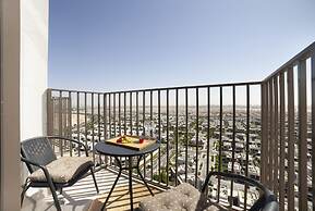 Modern Boho 1BR Sleeps4 Balcony Pool Gym Dxbhills