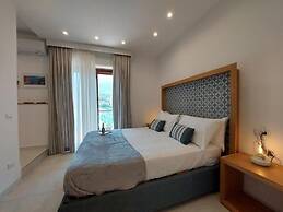 MISTRAL LUXURY SUITES