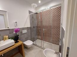 MISTRAL LUXURY SUITES