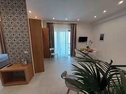 MISTRAL LUXURY SUITES