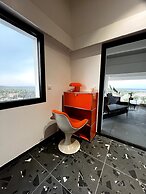 SUITE 28