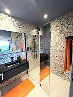 SUITE 28