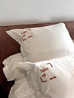SUITE 28