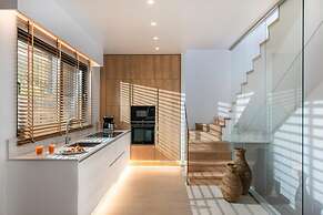 Made By The Sea Villas 17 Bdrm