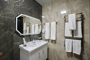 East Star Hotel