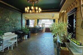 East Star Hotel