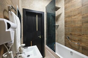 East Star Hotel