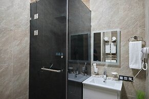 East Star Hotel