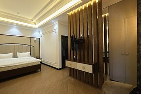 East Star Hotel
