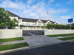 Botany Palms Motel