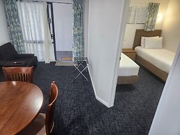 Botany Palms Motel