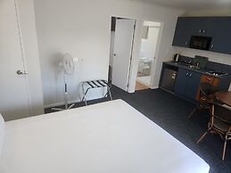 Botany Palms Motel