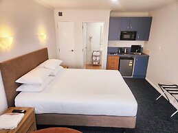 Botany Palms Motel